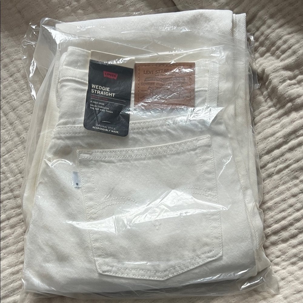 Levi's Wedgie Straight Jeans